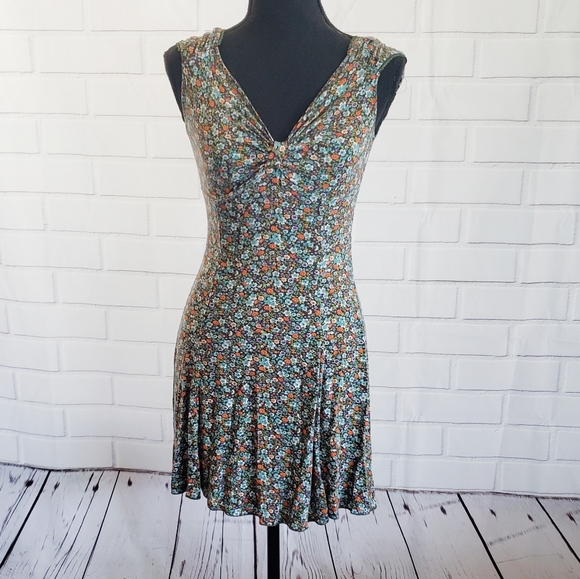 7. JUST WOMAN Fashion flowery dress size small - Picture 1 of 4